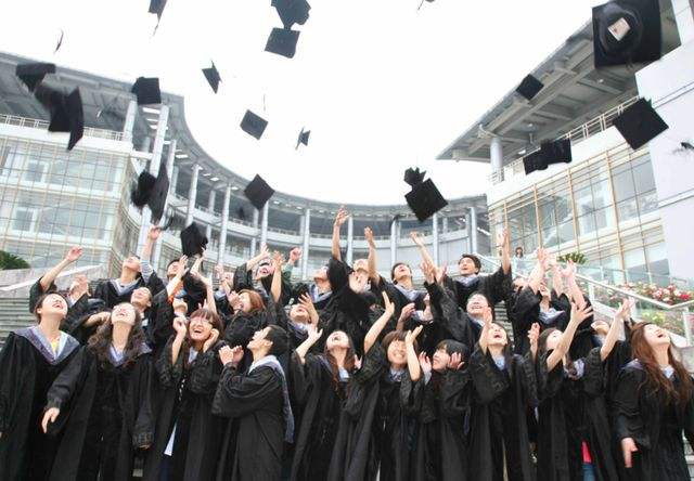 六级范文：大城市工作还是退居小城市